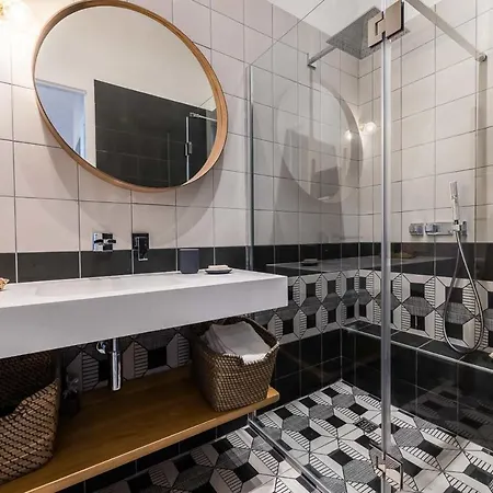 Indi, Rent A Design Close To Biarritz's Main Beach Apartment *